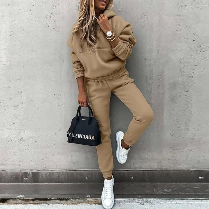 Womens hoodie and sweatpants two-piece set, view 3