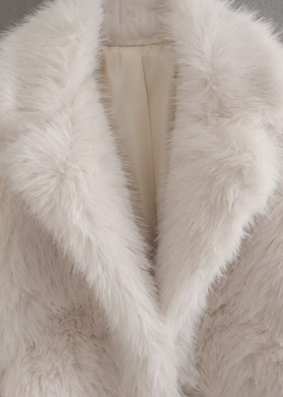 Kira | Oversized Faux Fur Coat Collared